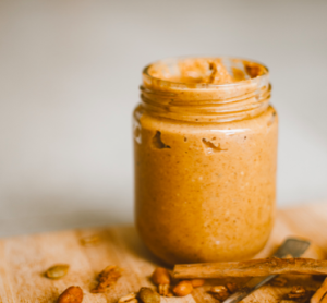 pot de beurre d'érable fraichement préparare