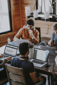 des salariés d'une agence de web marketing